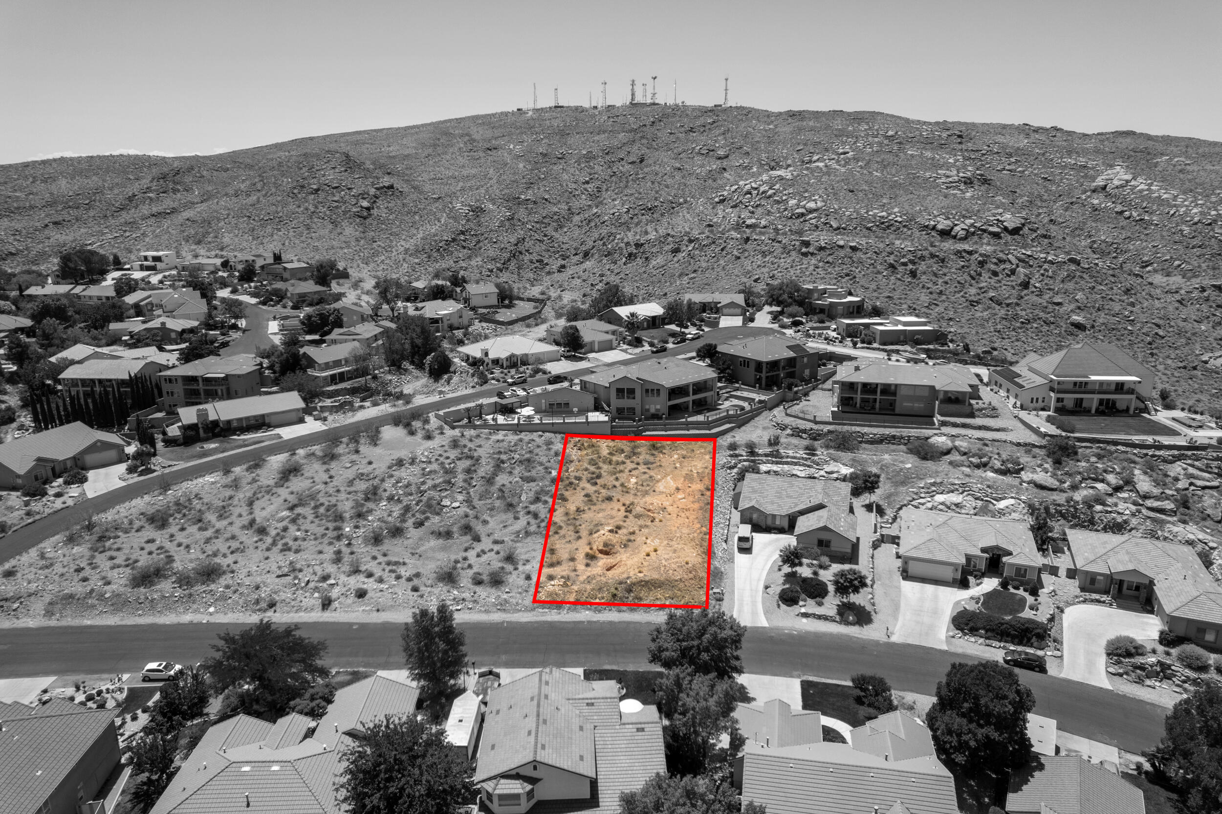 BLOOMINGTON HILLS - Land