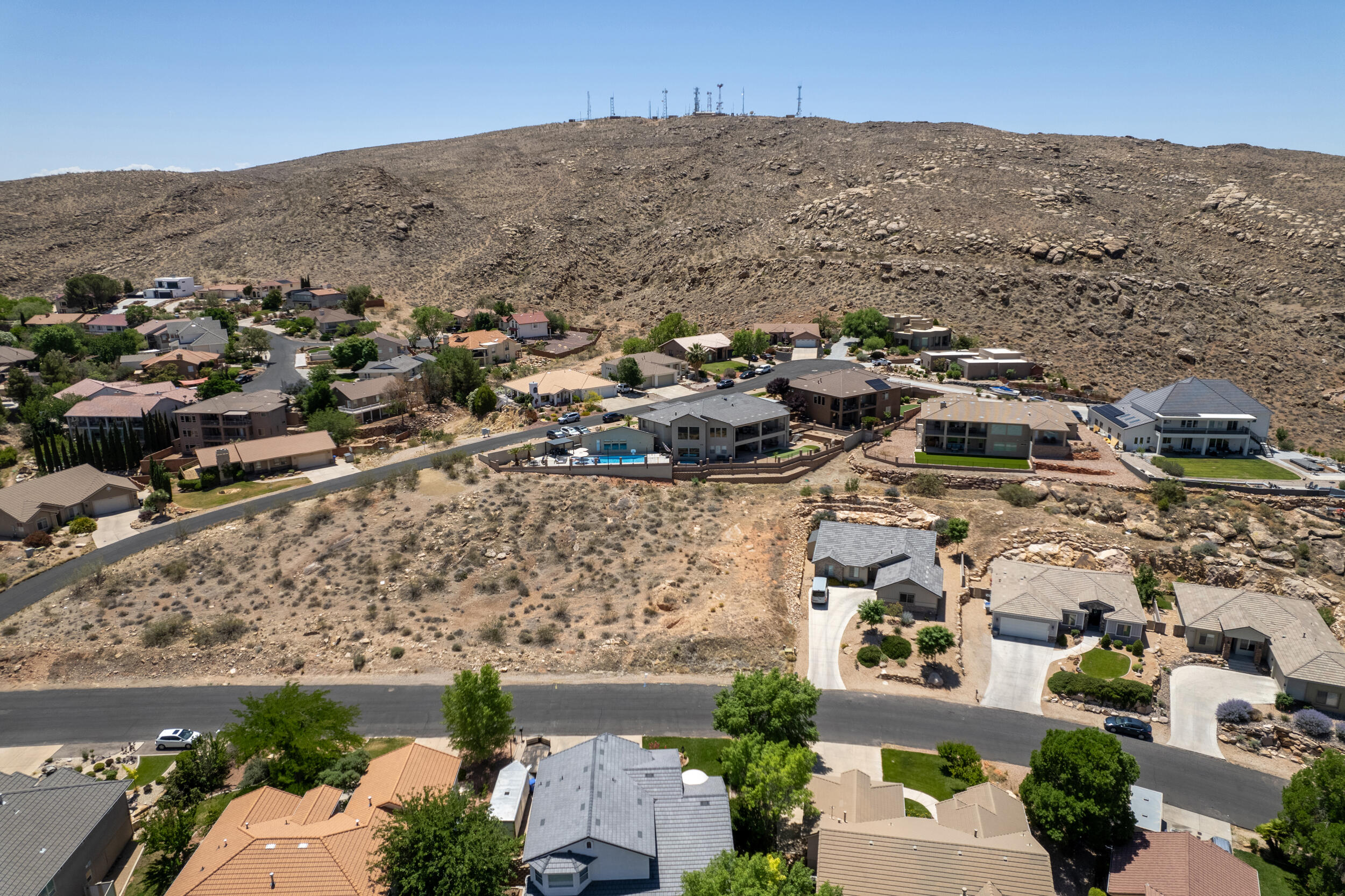 BLOOMINGTON HILLS - Land