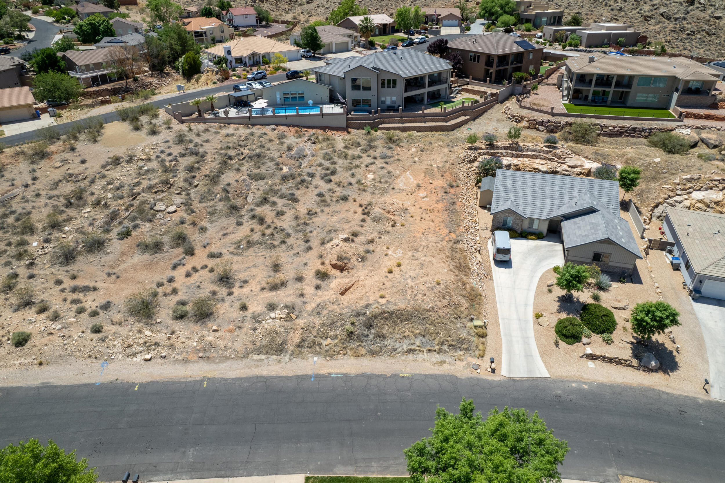 BLOOMINGTON HILLS - Land