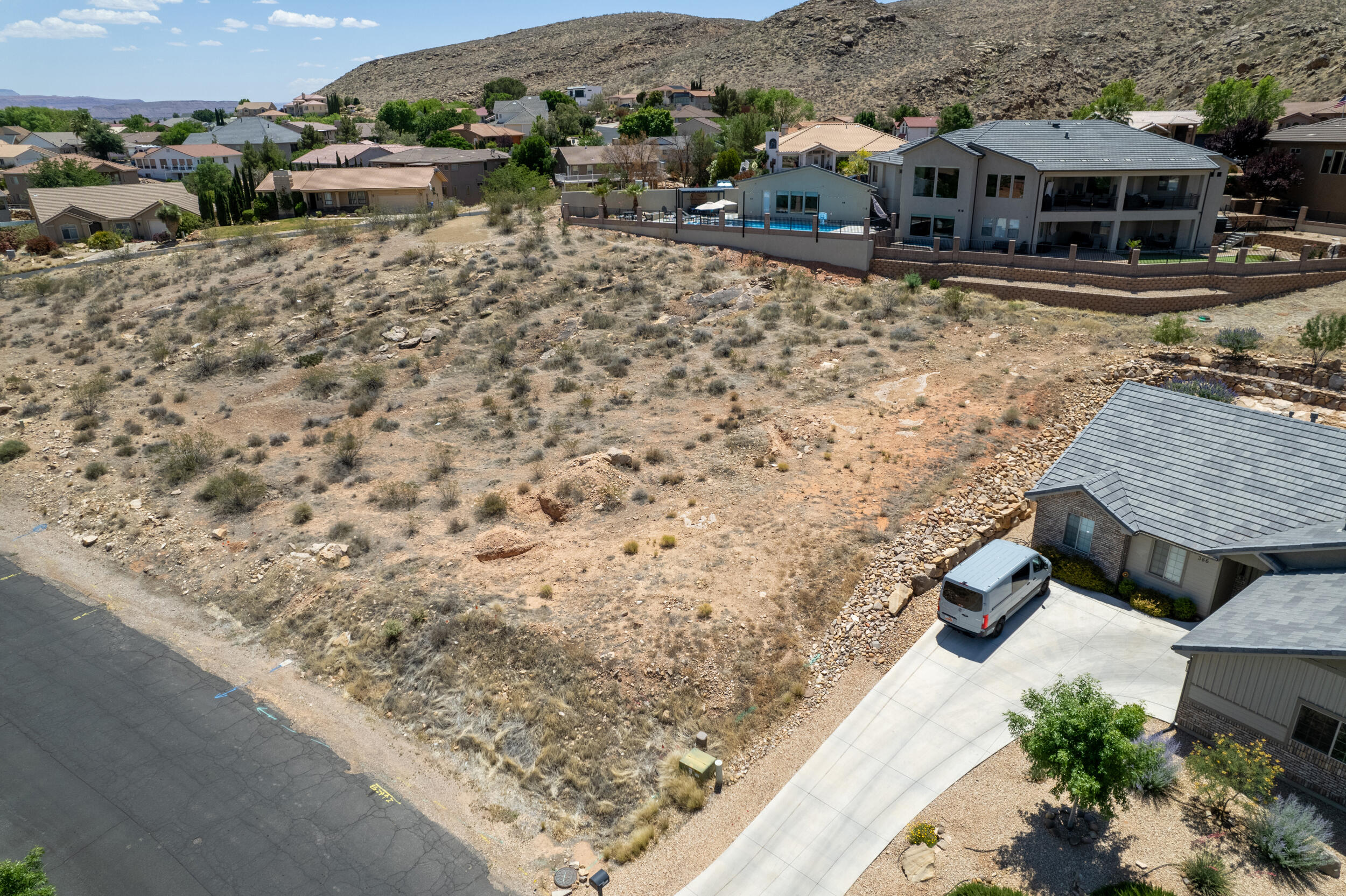 BLOOMINGTON HILLS - Land