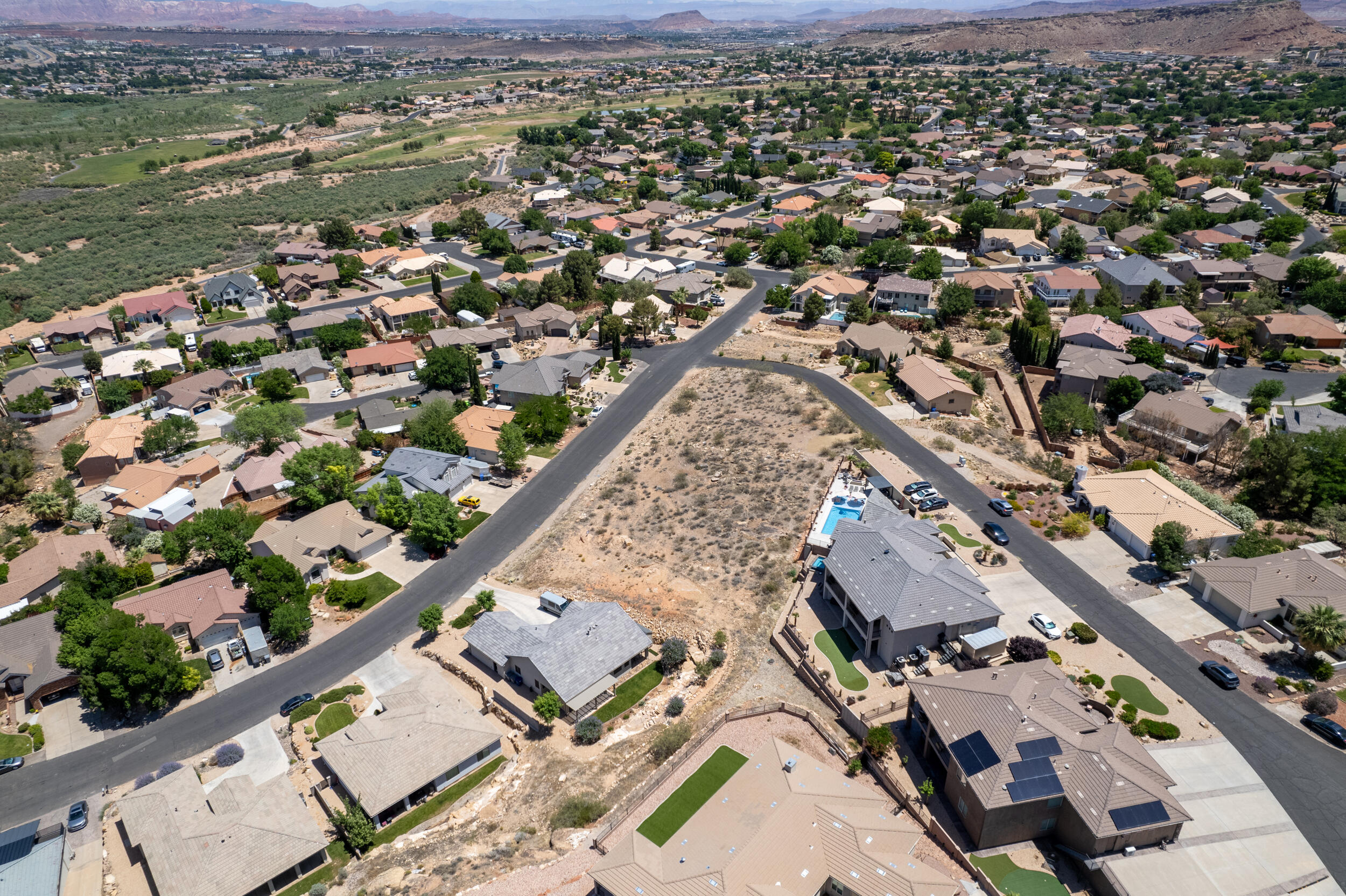 BLOOMINGTON HILLS - Land