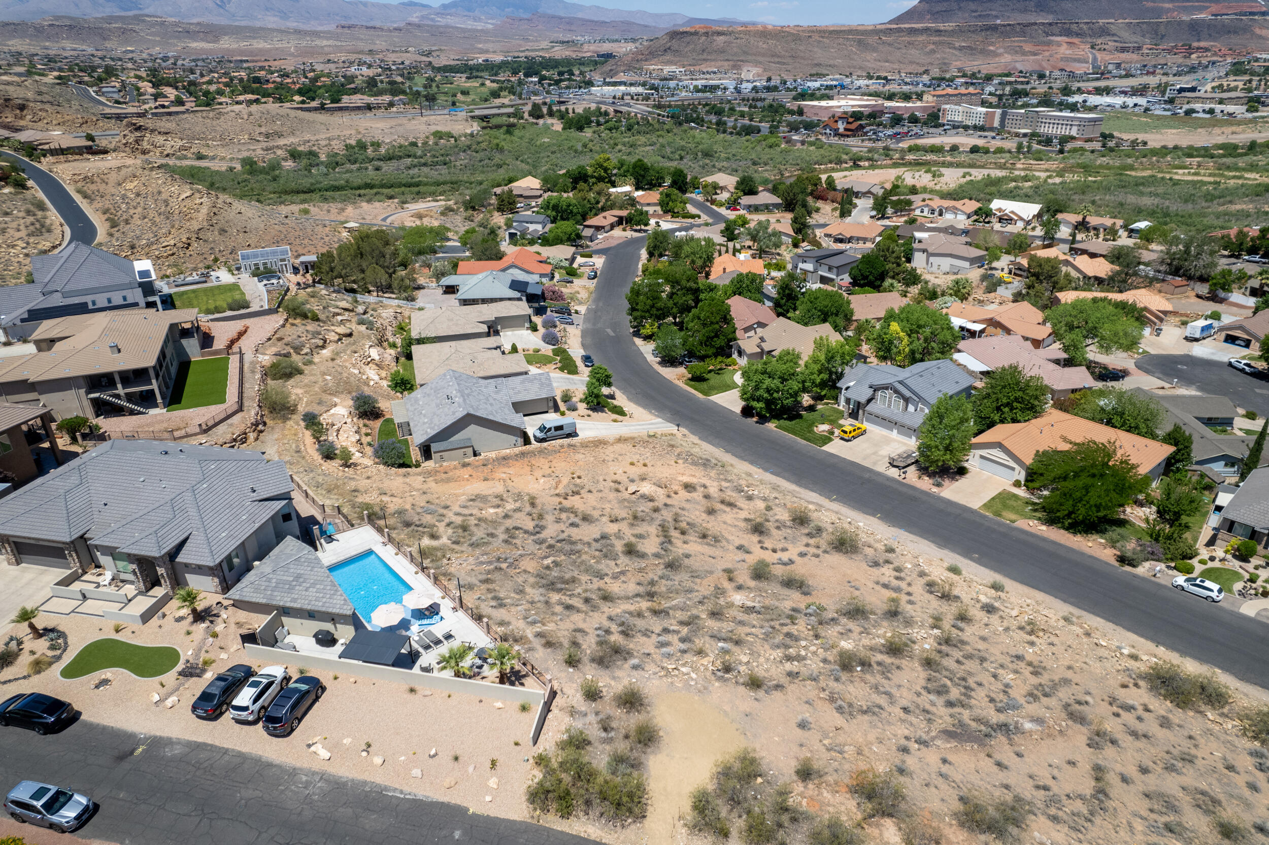 BLOOMINGTON HILLS - Land