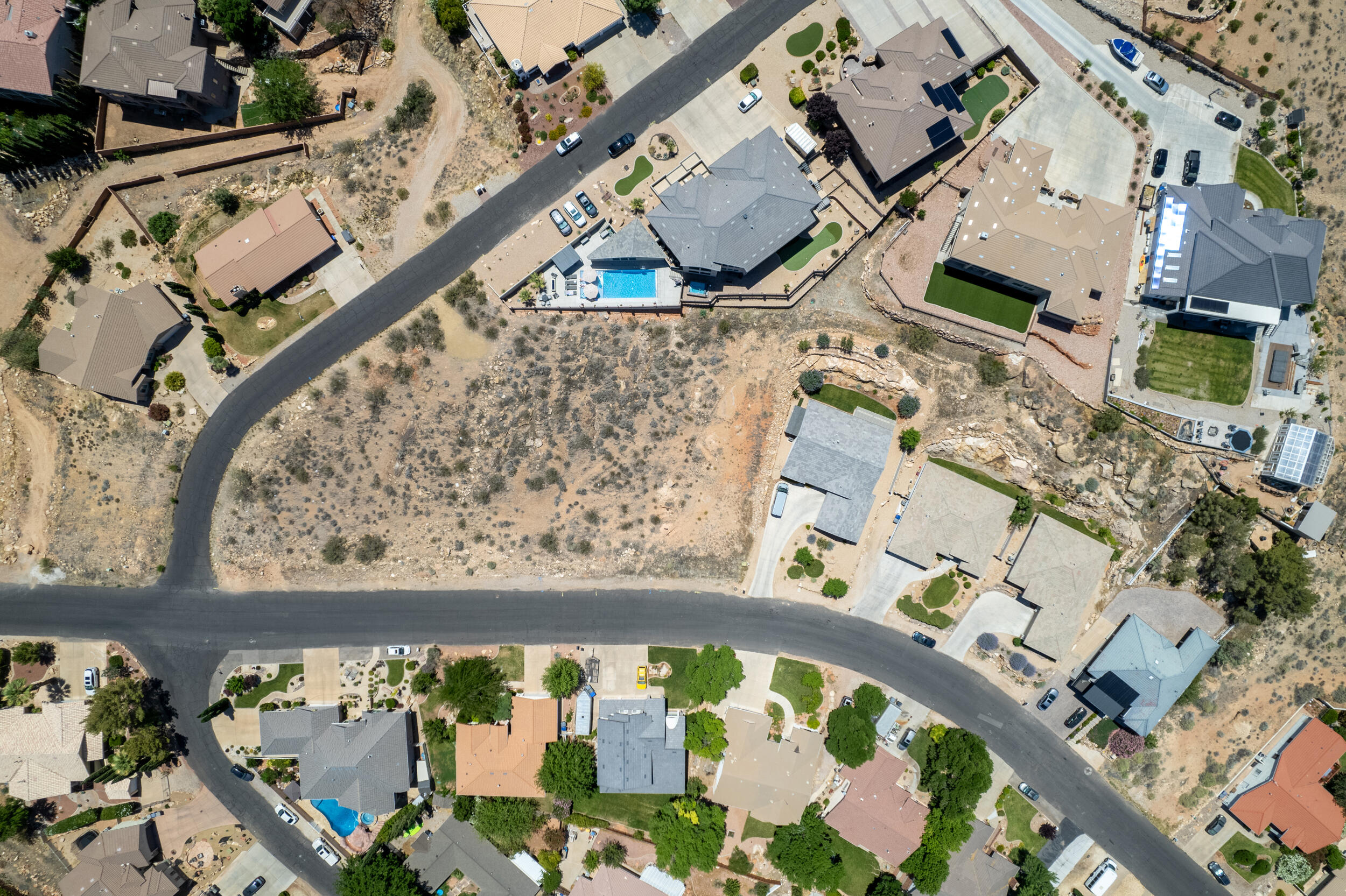 BLOOMINGTON HILLS - Land