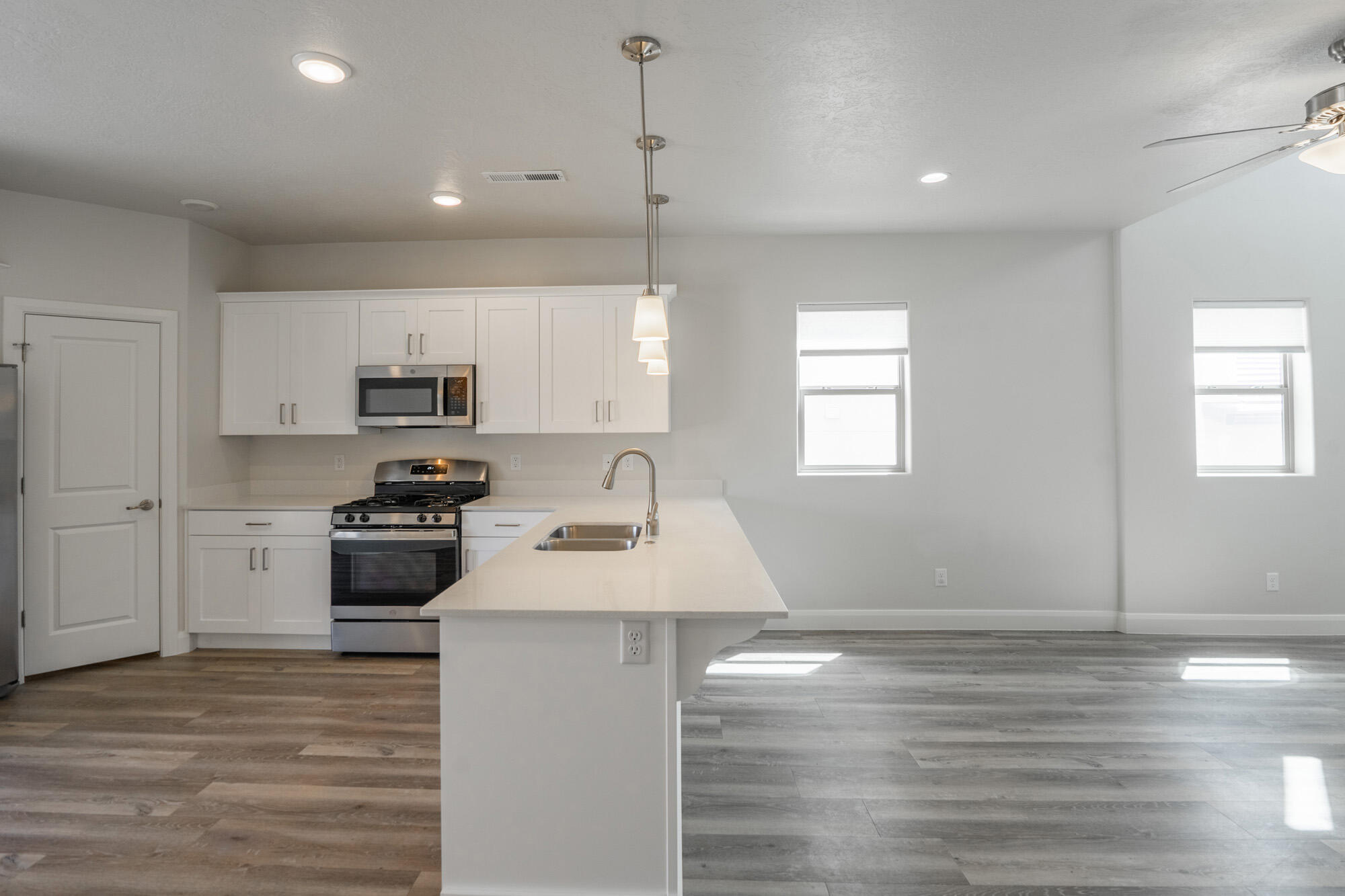 HURRICANE HEIGHTS - Residential