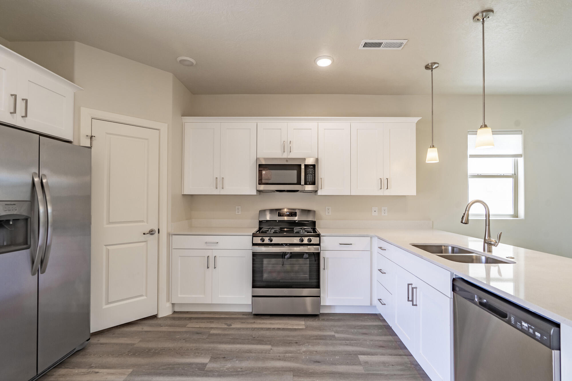 HURRICANE HEIGHTS - Residential