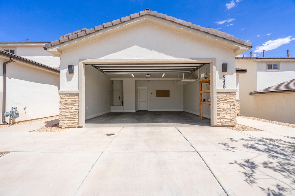 Photo of 548 N 550 W, Hurricane, UT 84737 (MLS # 26-271675)