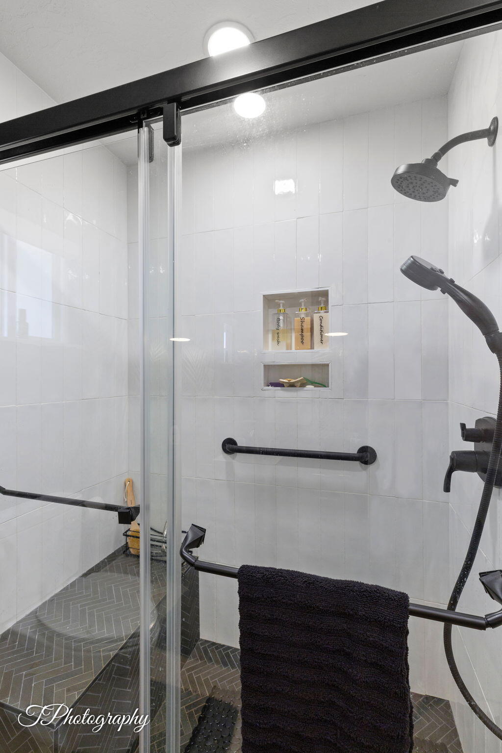 RIDGEPOINTE - Residential