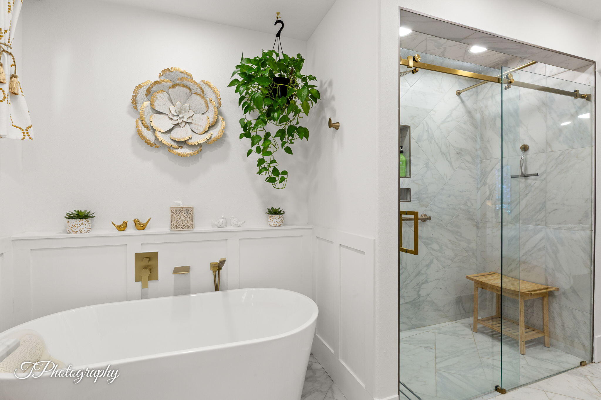 RIDGEPOINTE - Residential