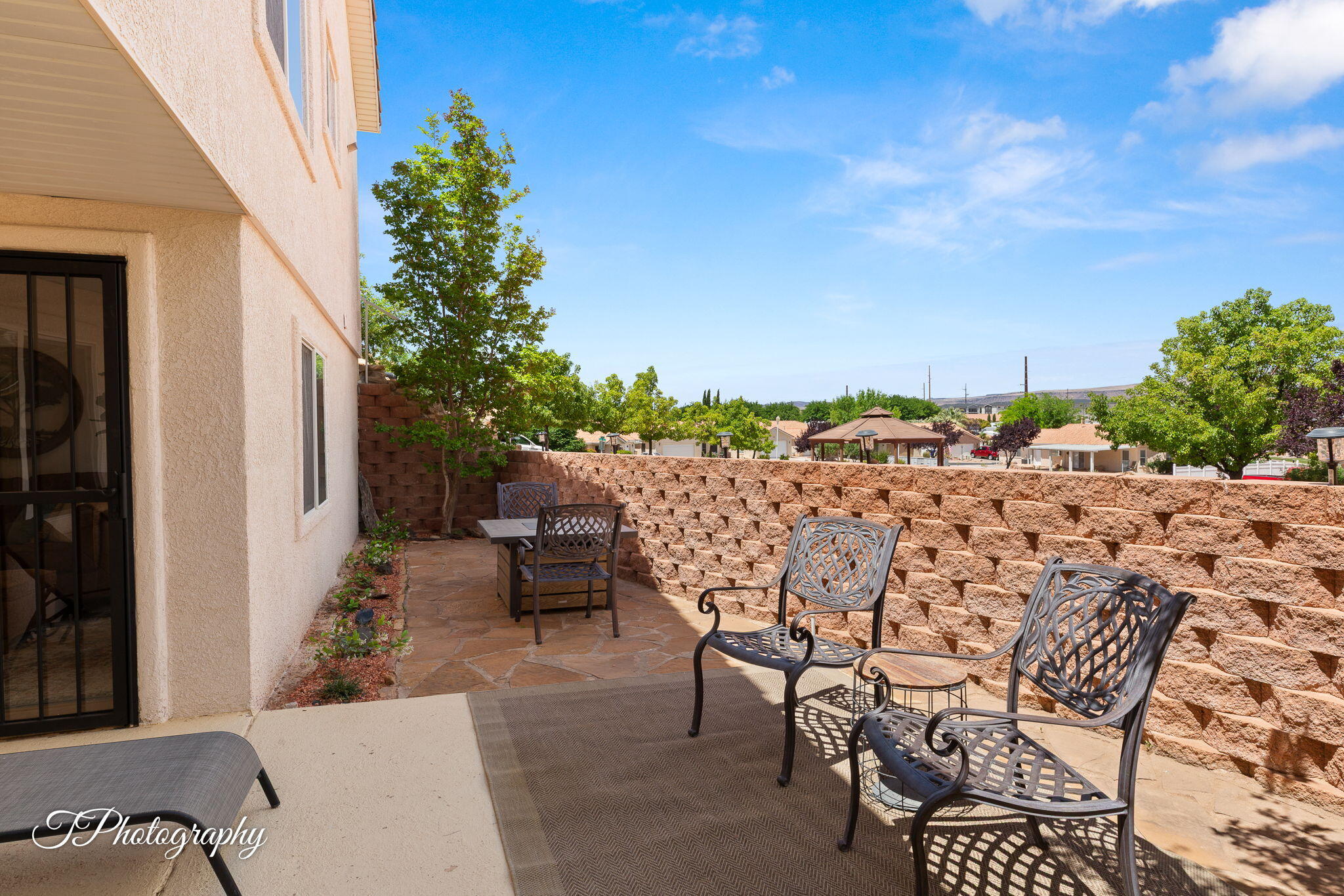 RIDGEPOINTE - Residential