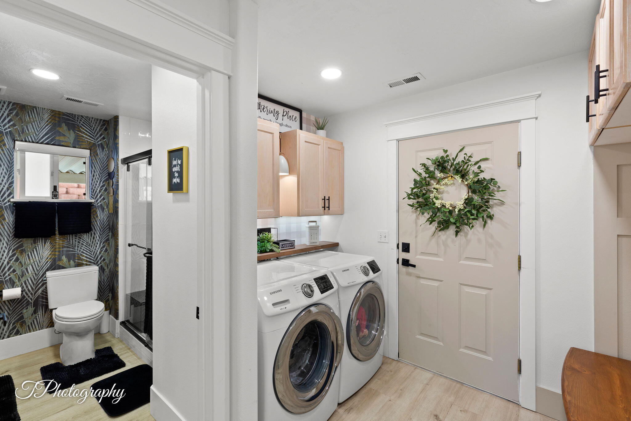 RIDGEPOINTE - Residential