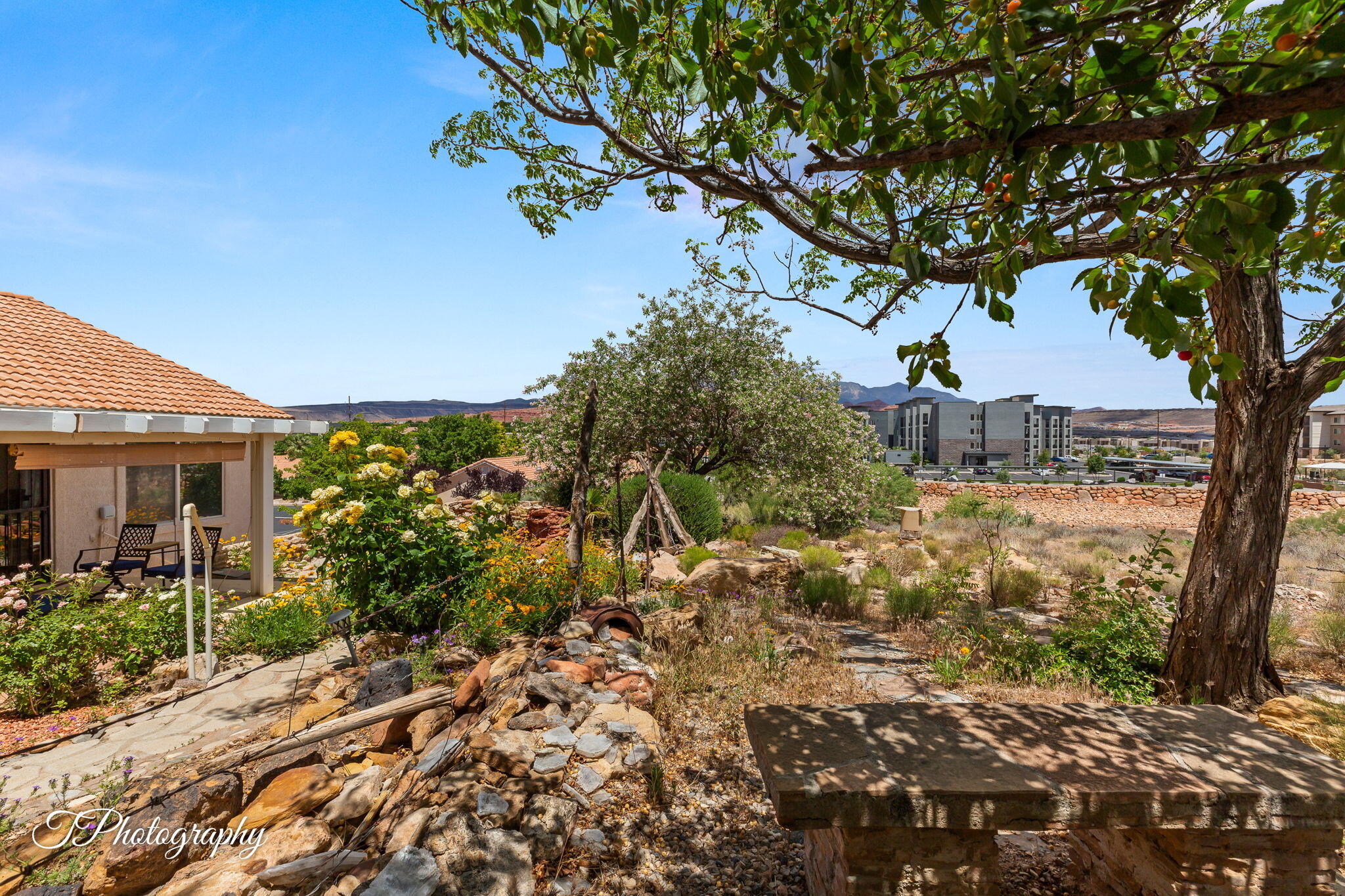 RIDGEPOINTE - Residential