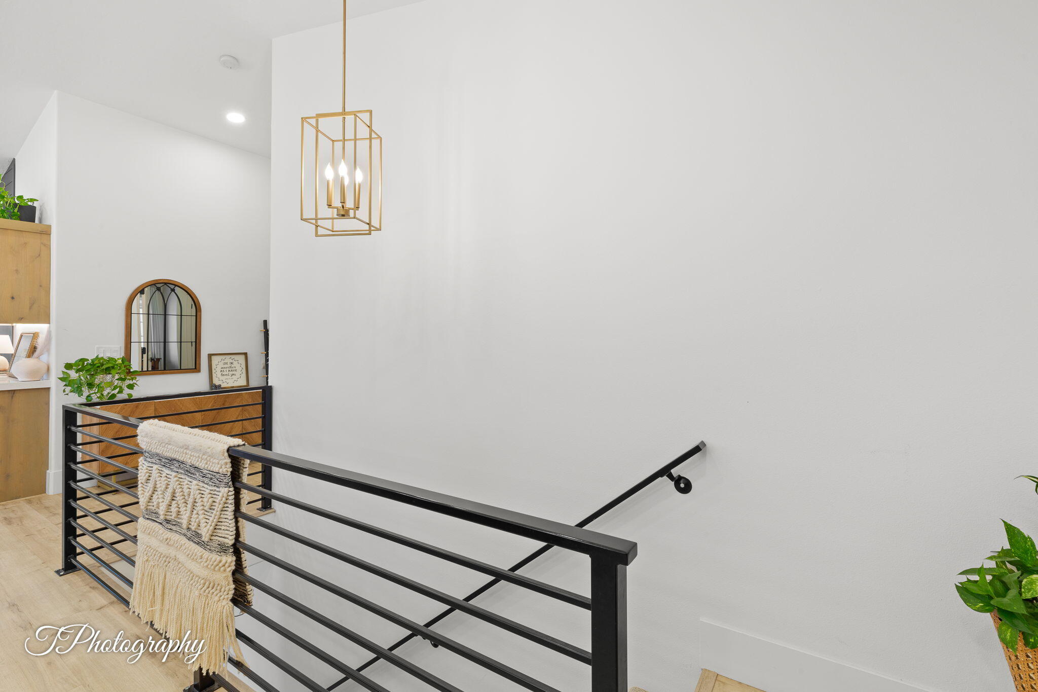 RIDGEPOINTE - Residential