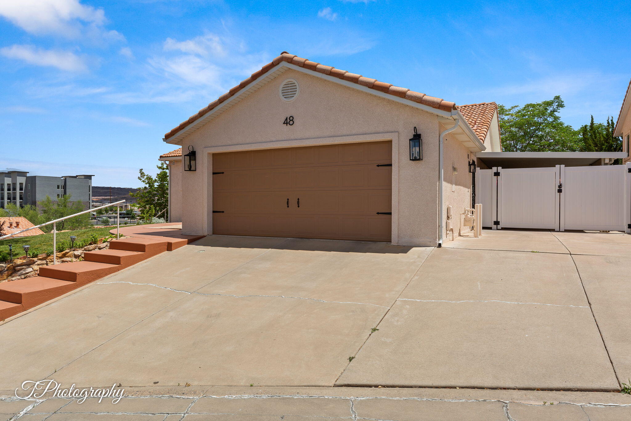 RIDGEPOINTE - Residential