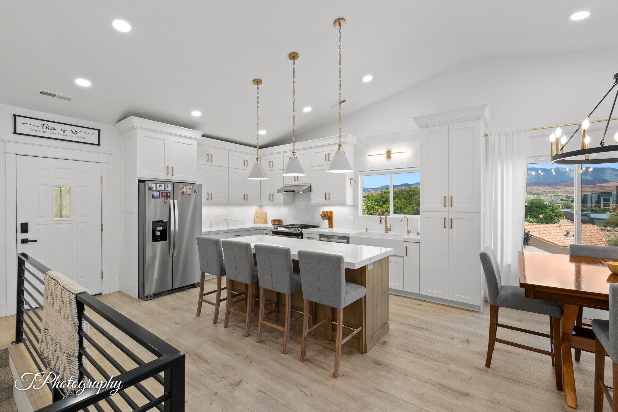 RIDGEPOINTE - Residential