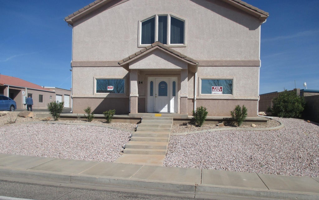 Photo of 924 N Westridge DR, Saint George, UT 84770 (MLS # 26-277322)