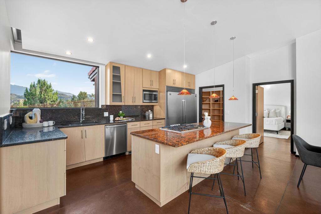 ANASAZI PLATEAU - Residential