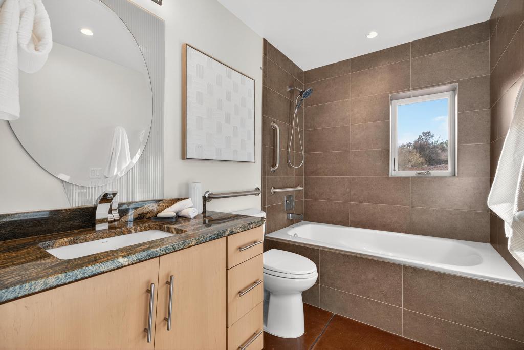 ANASAZI PLATEAU - Residential