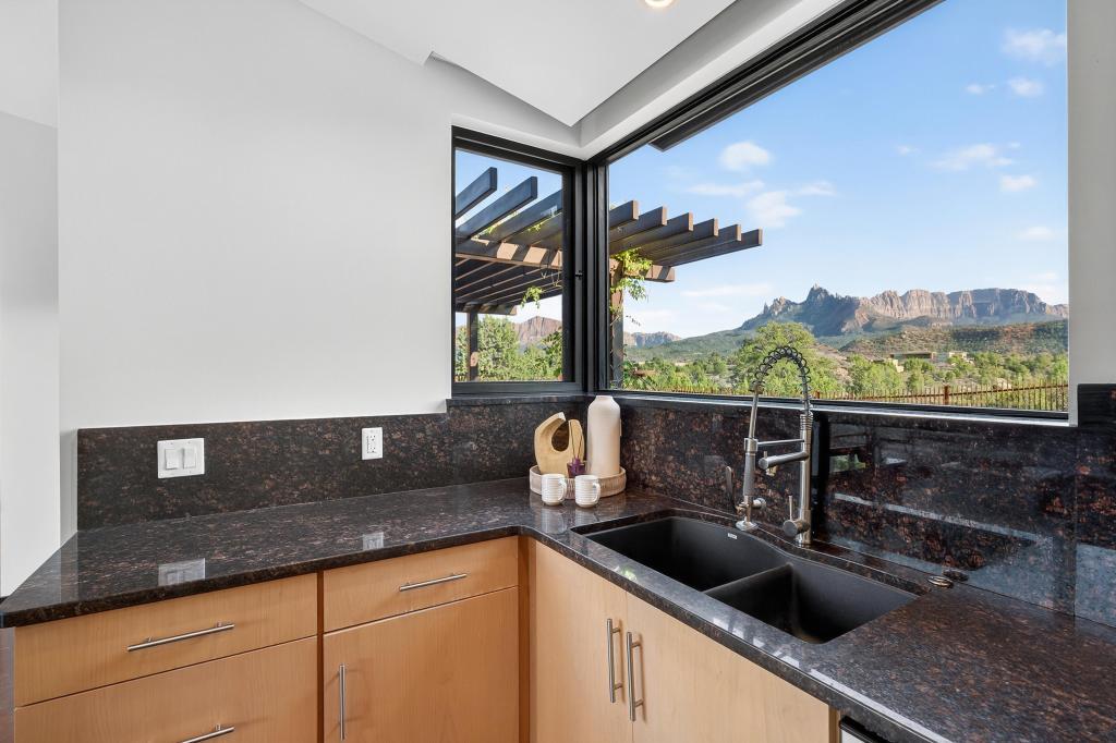 ANASAZI PLATEAU - Residential