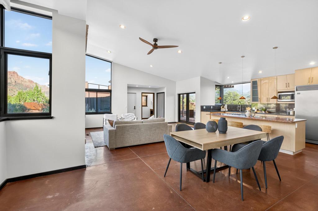 ANASAZI PLATEAU - Residential