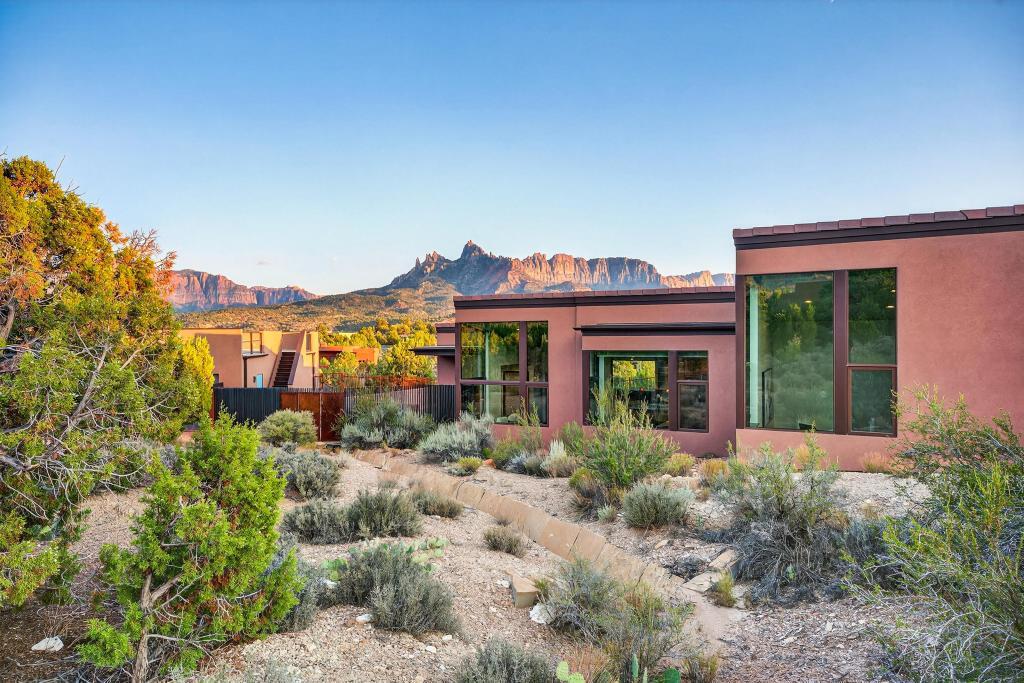 ANASAZI PLATEAU - Residential