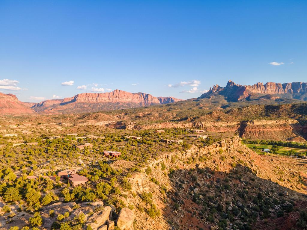 ANASAZI PLATEAU - Residential