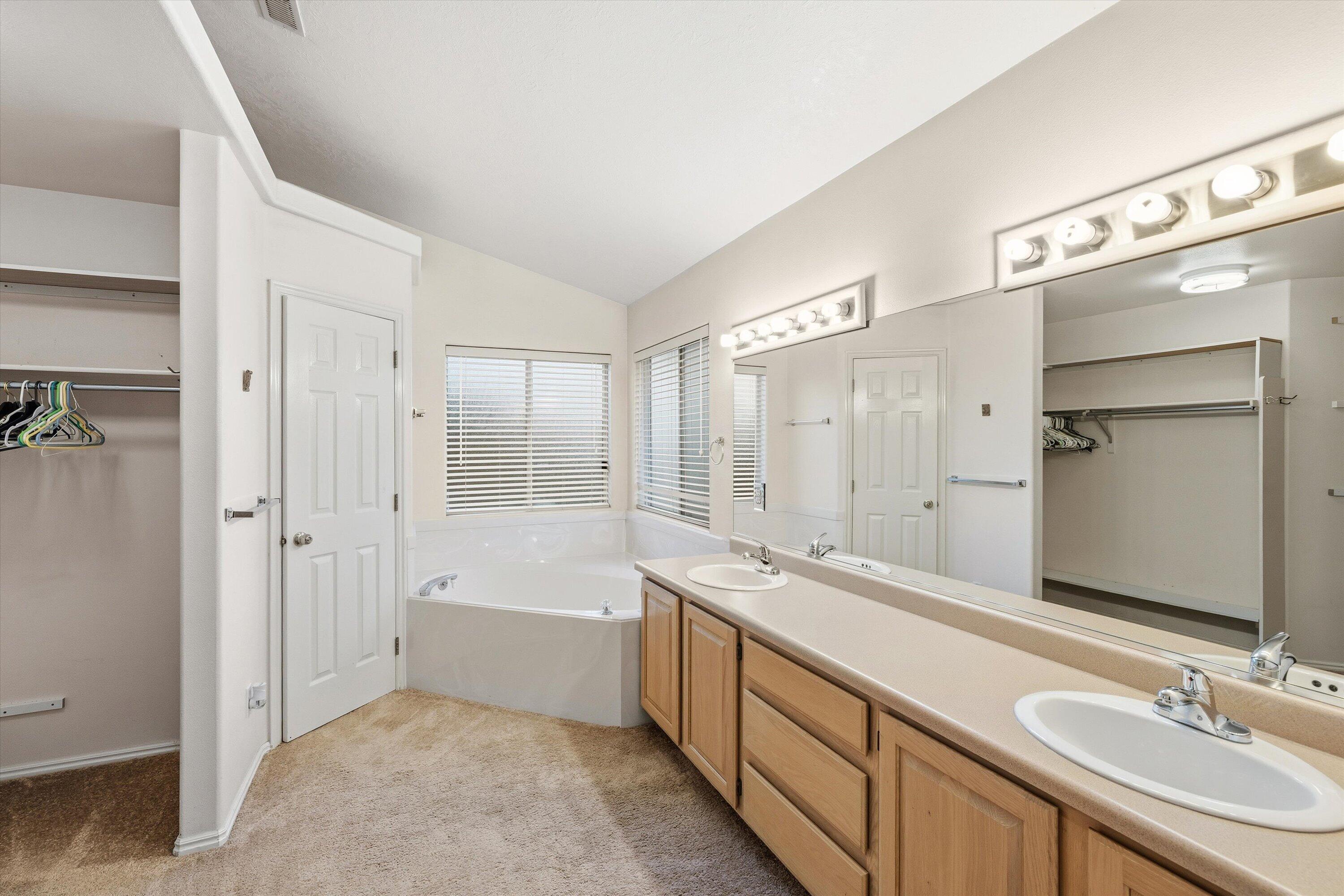 SHADOW CREEK - Residential