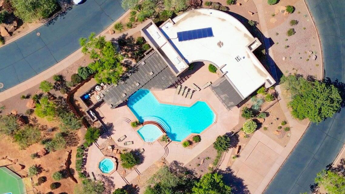 CLIFFS OF SNOW CANYON - Land