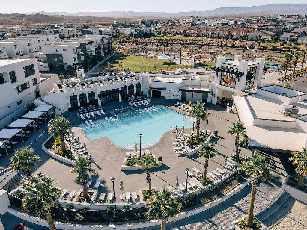 DESERT COLOR RESORT - Residential