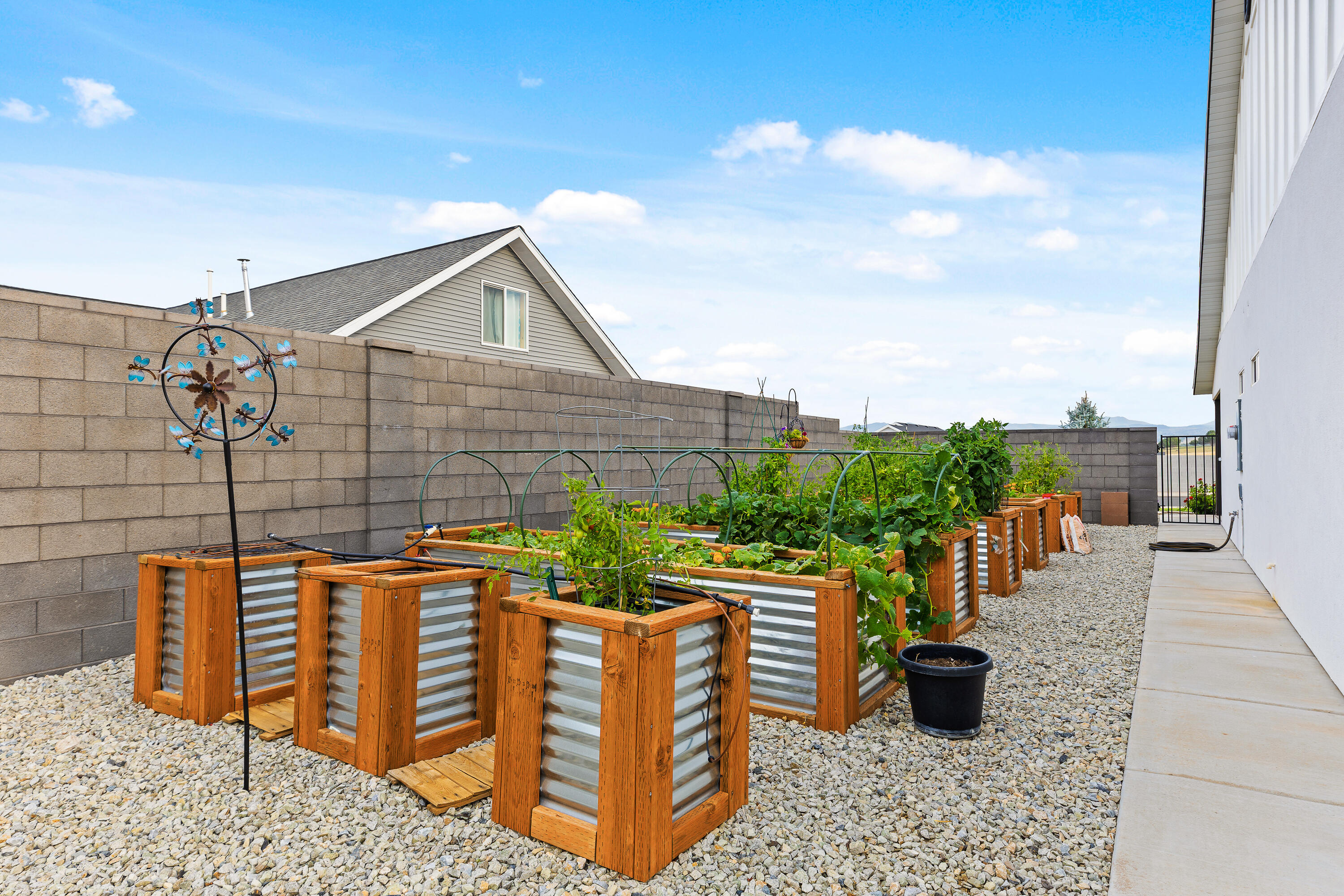 NORTH HILL ESTATES - Residential