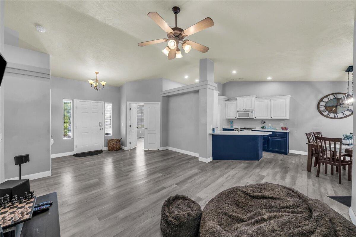 MIRAGE ESTATES - Residential