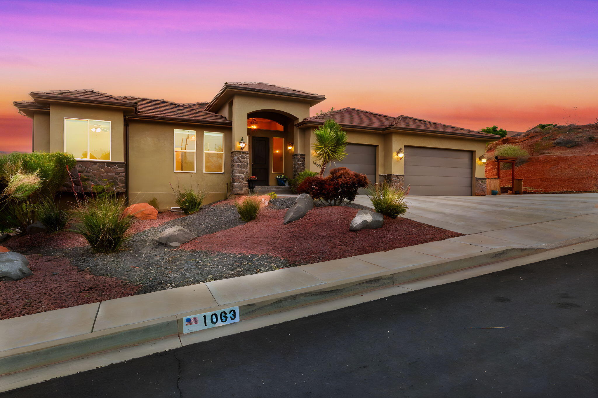 Main image without alt text