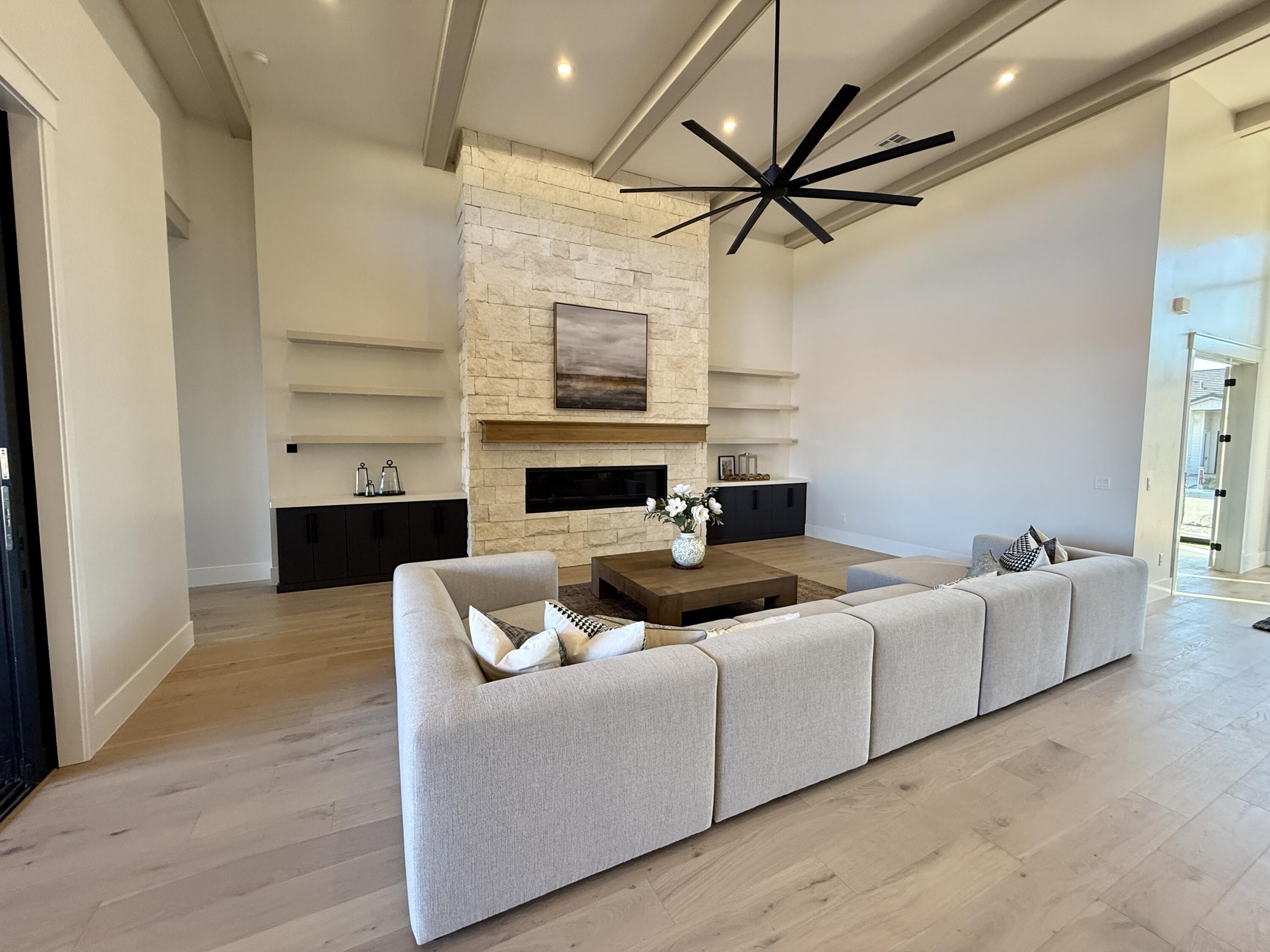 LAKESIDE STUCKI FARMS - Residential