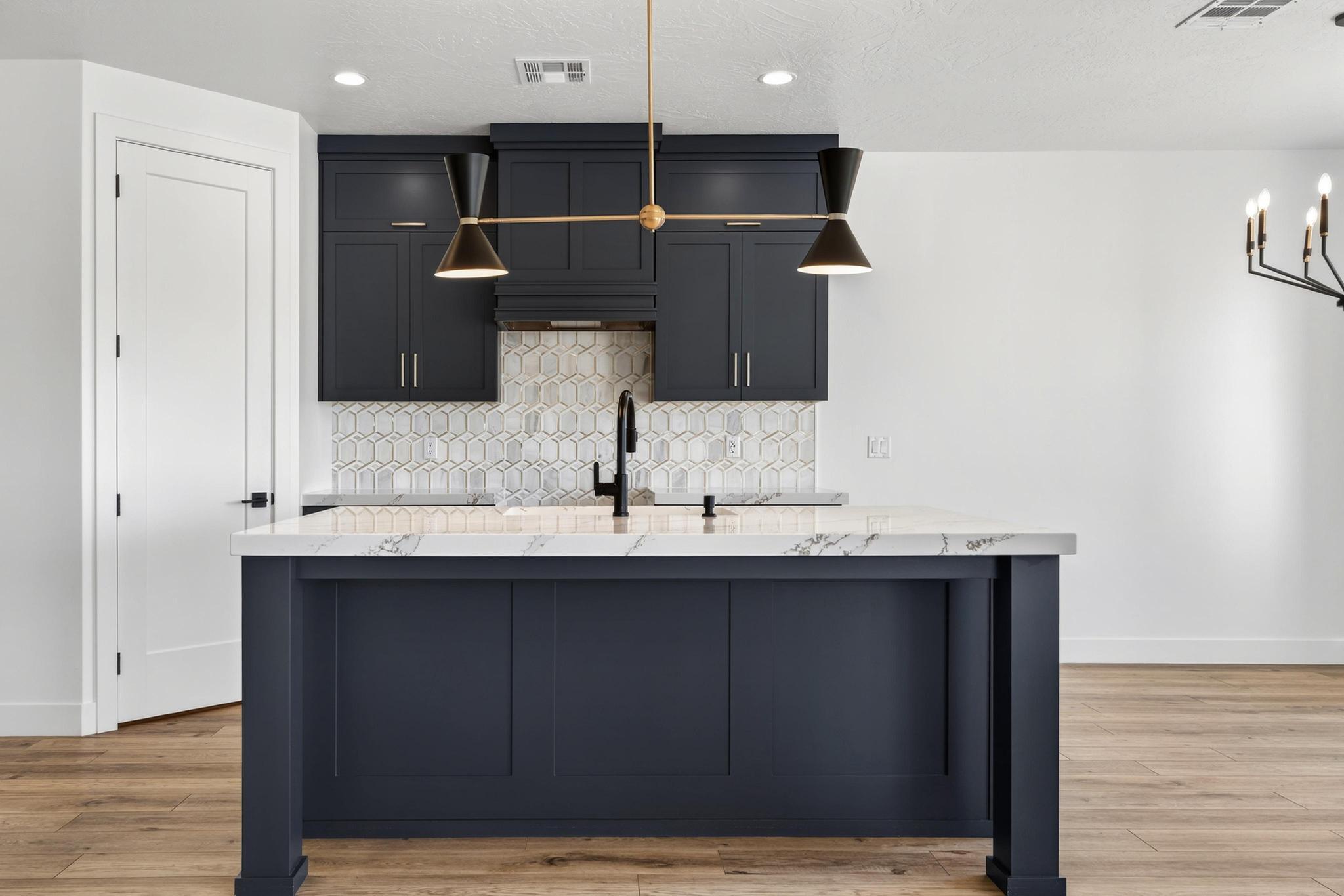 WHITE CANYON - Residential