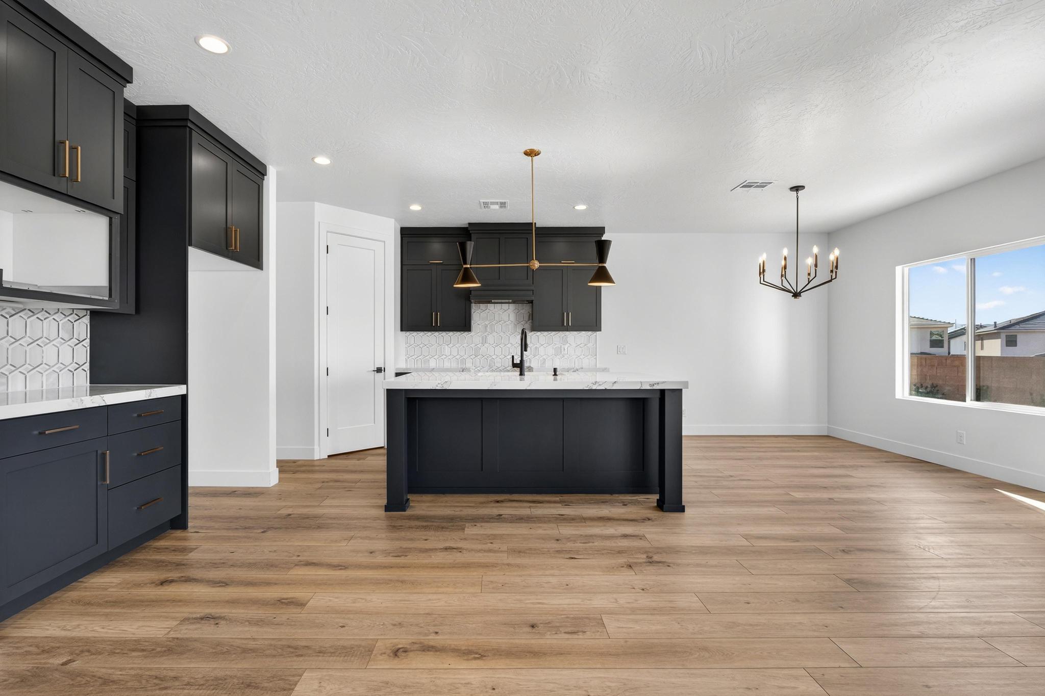 WHITE CANYON - Residential