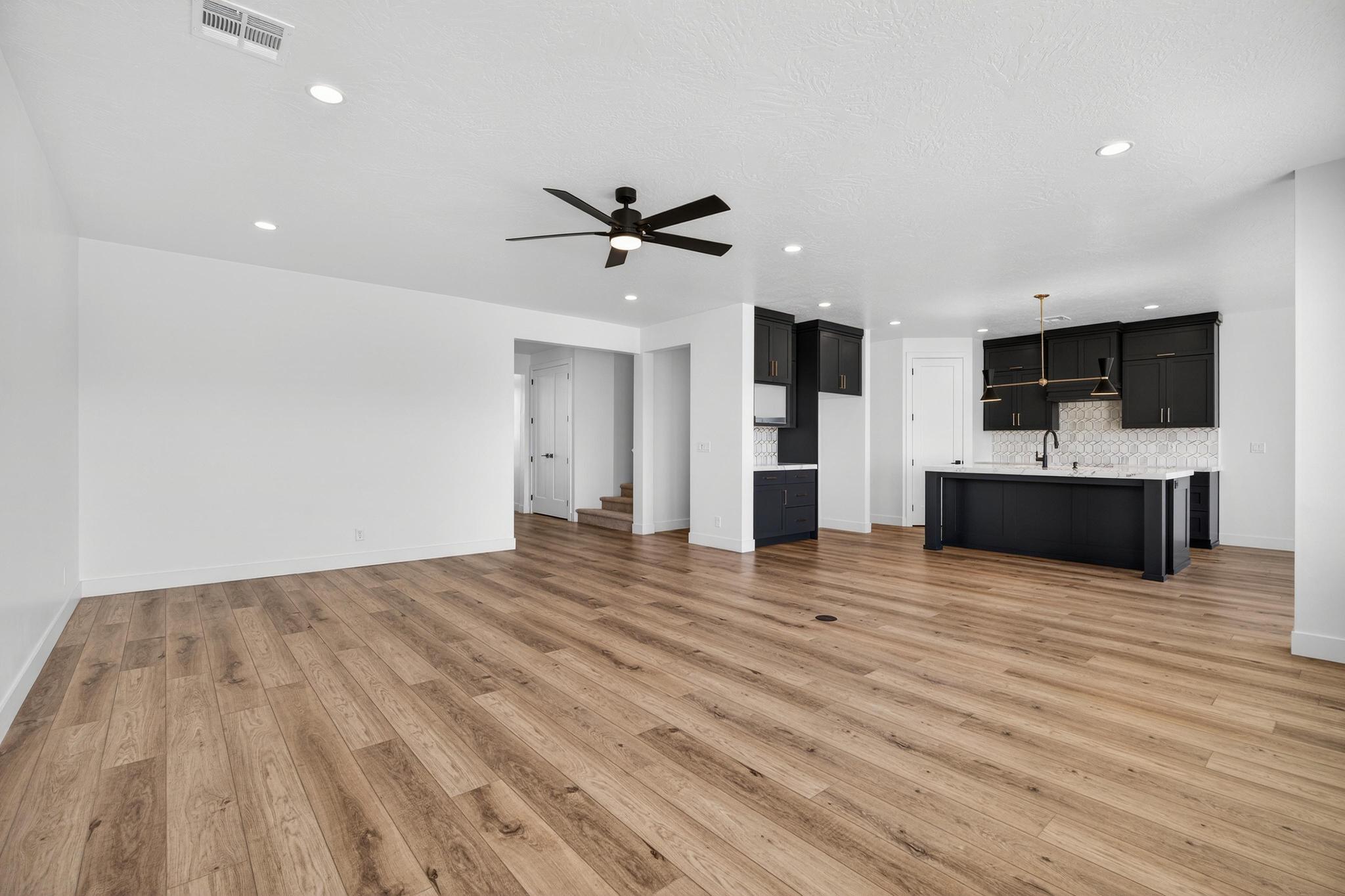 WHITE CANYON - Residential