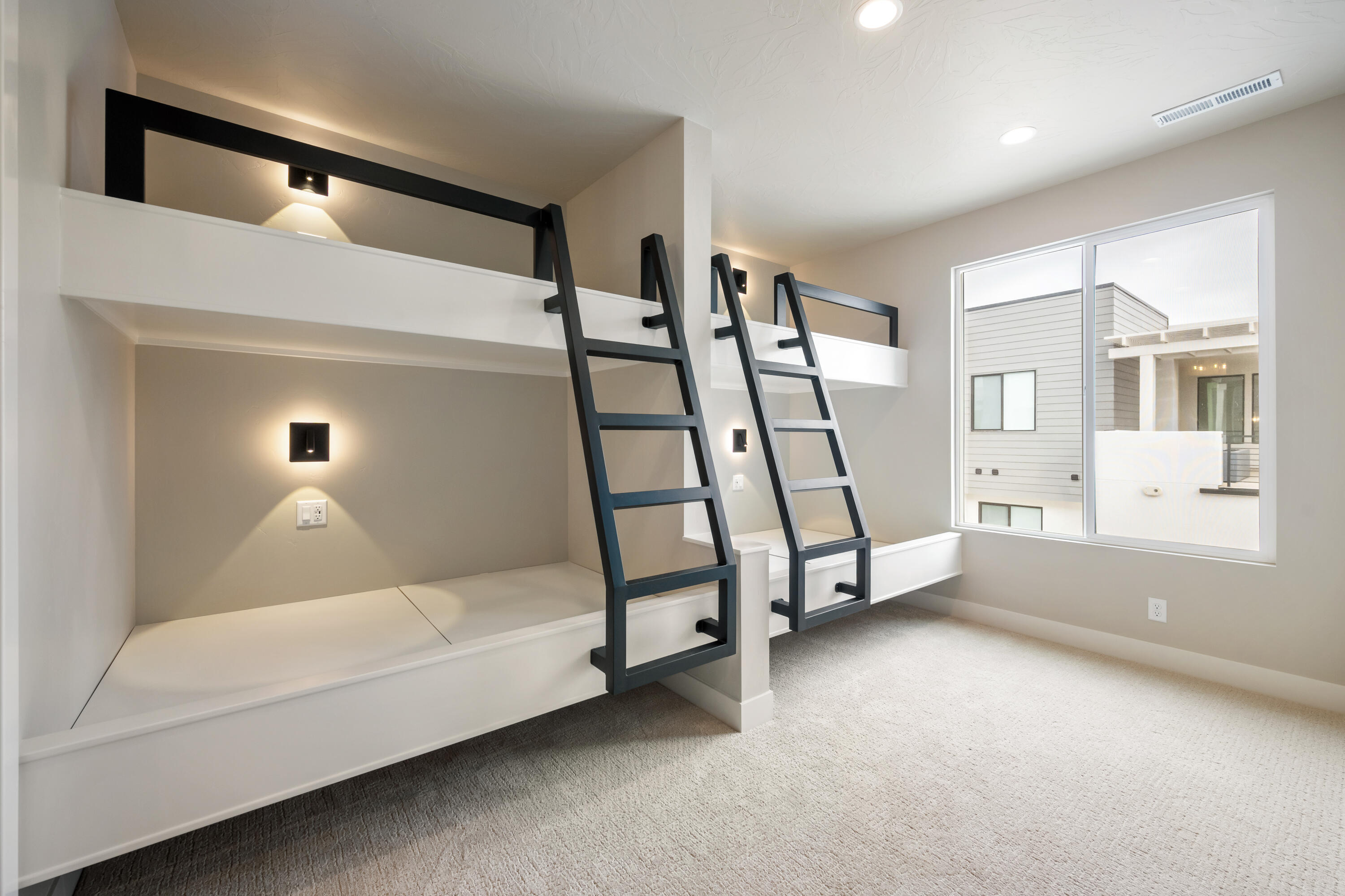 ATKINVILLE TOWNHOMES AT DESERT COLOR - Residential