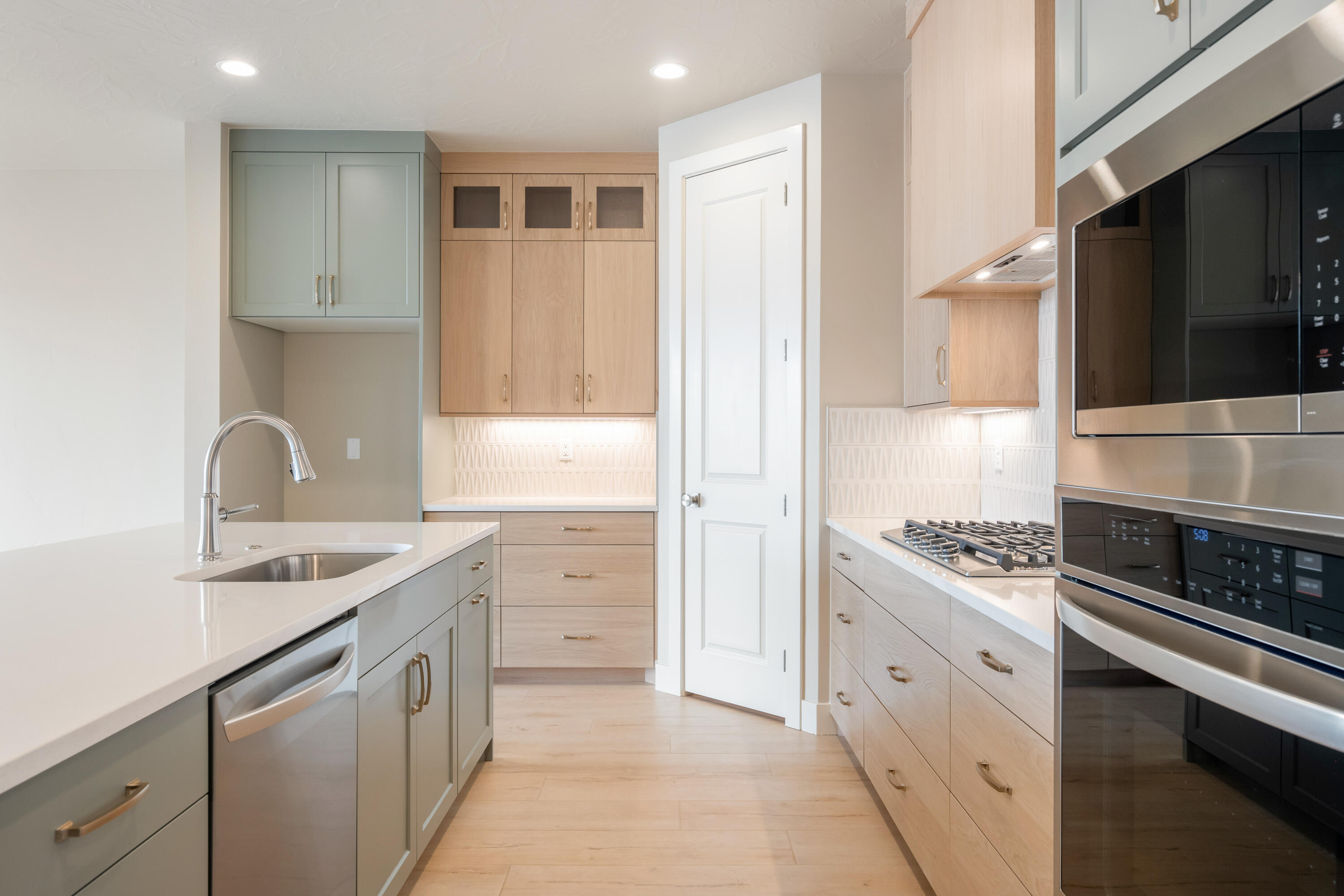 ATKINVILLE TOWNHOMES AT DESERT COLOR - Residential