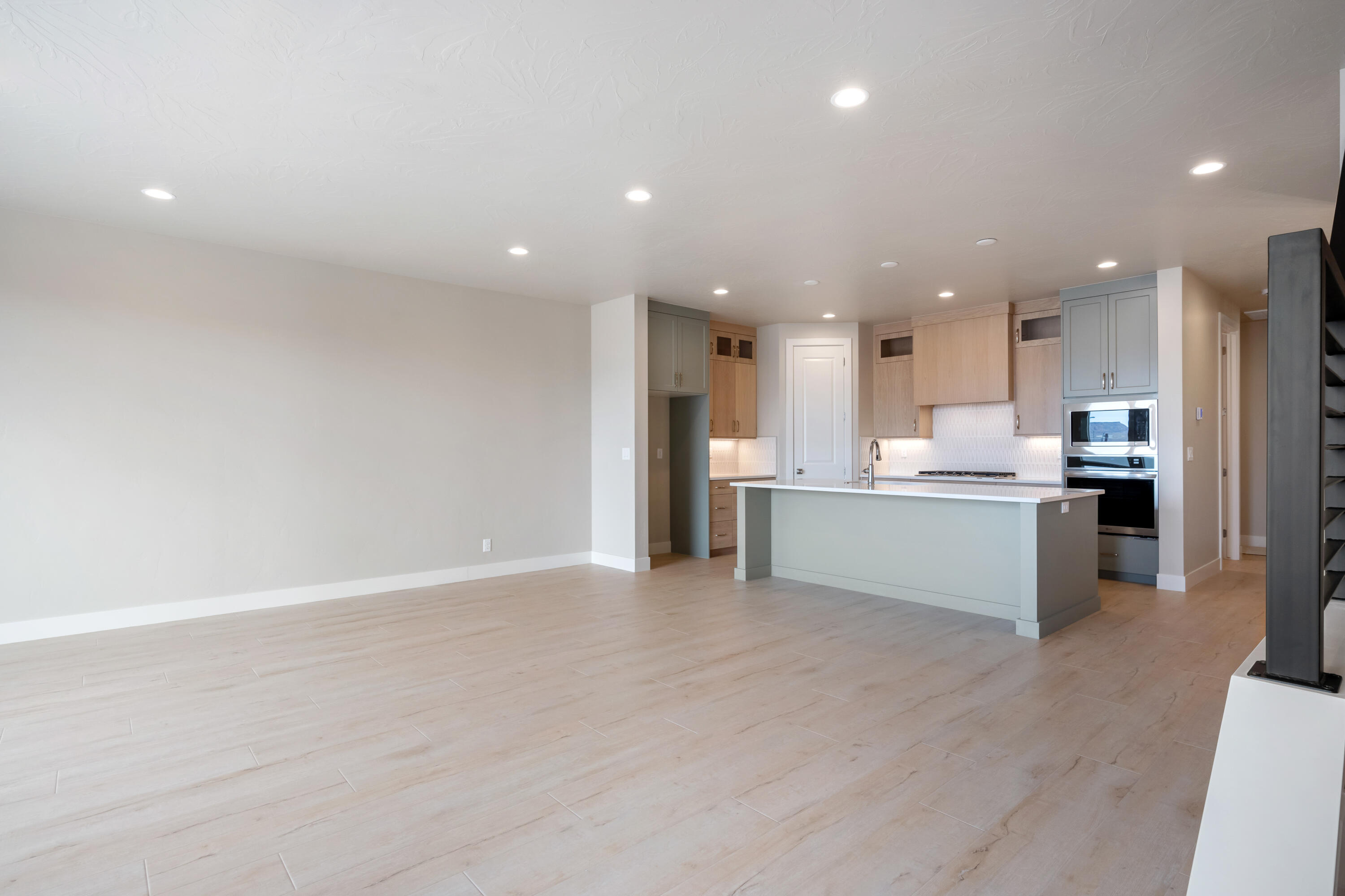 ATKINVILLE TOWNHOMES AT DESERT COLOR - Residential