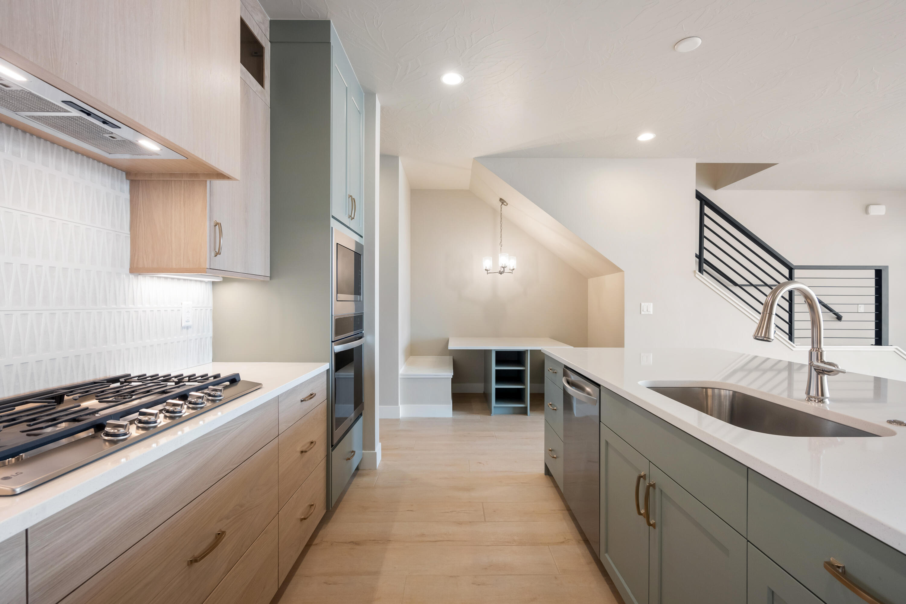 ATKINVILLE TOWNHOMES AT DESERT COLOR - Residential