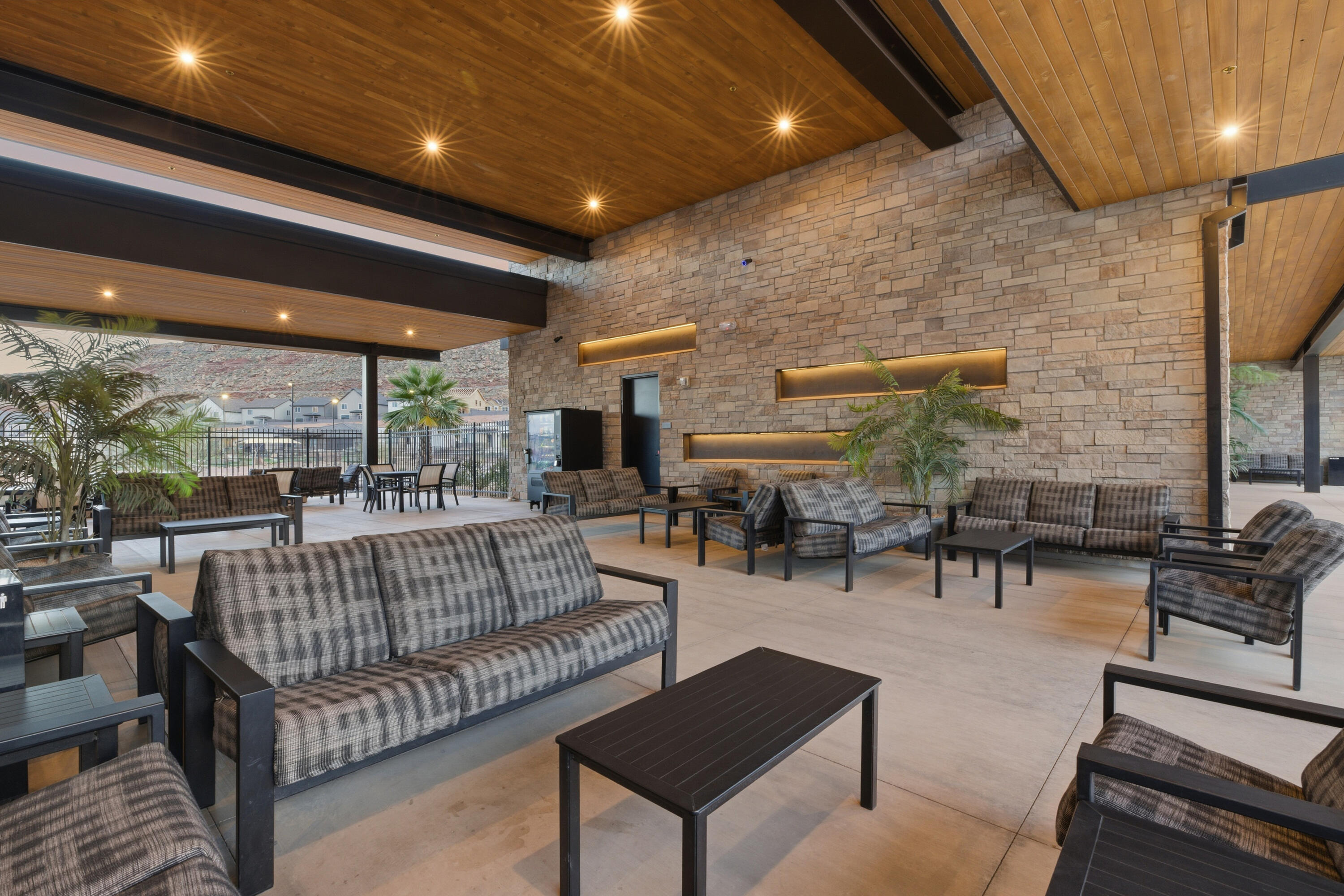 LABYRINTH PT AT LG VALLEY - Residential