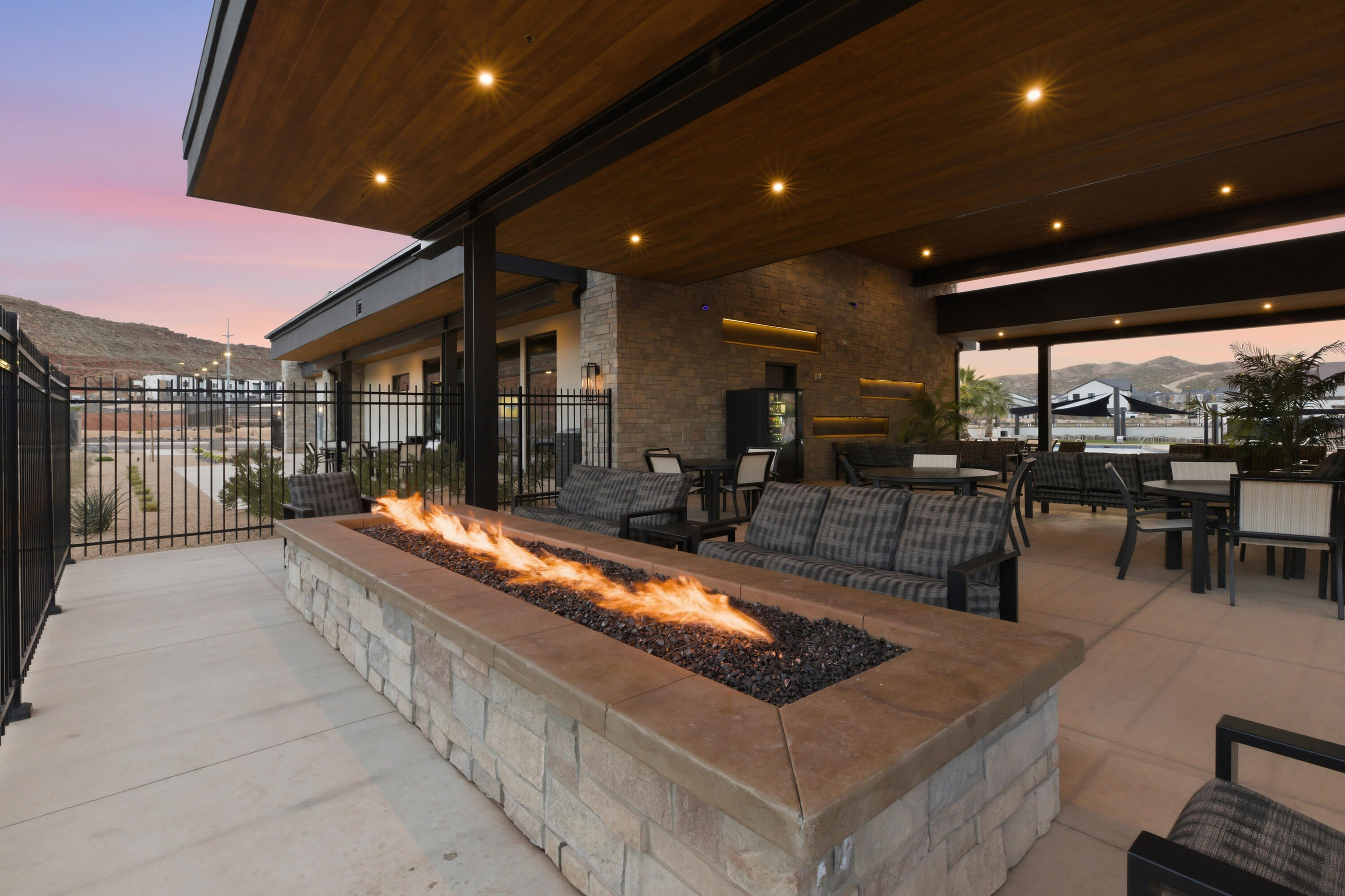 LABYRINTH PT AT LG VALLEY - Residential