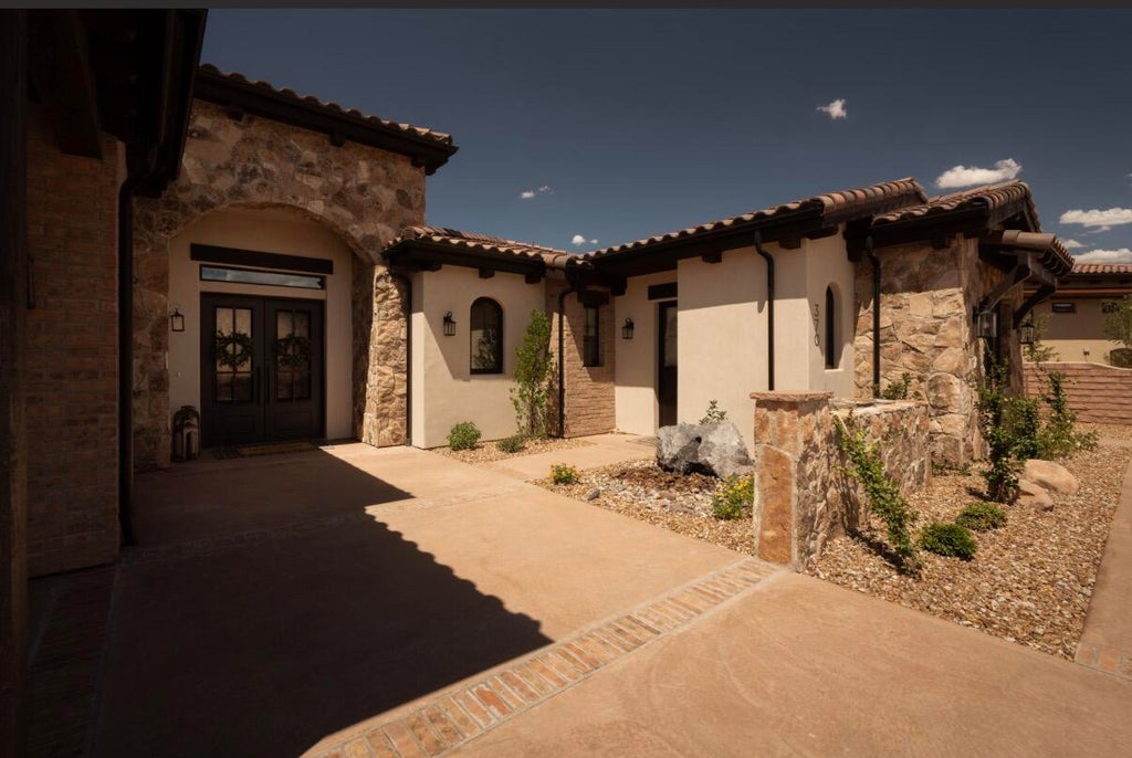 Photo of 115 S Rancho Santa Fe, Virgin, UT 84779 (MLS # 26-277088)