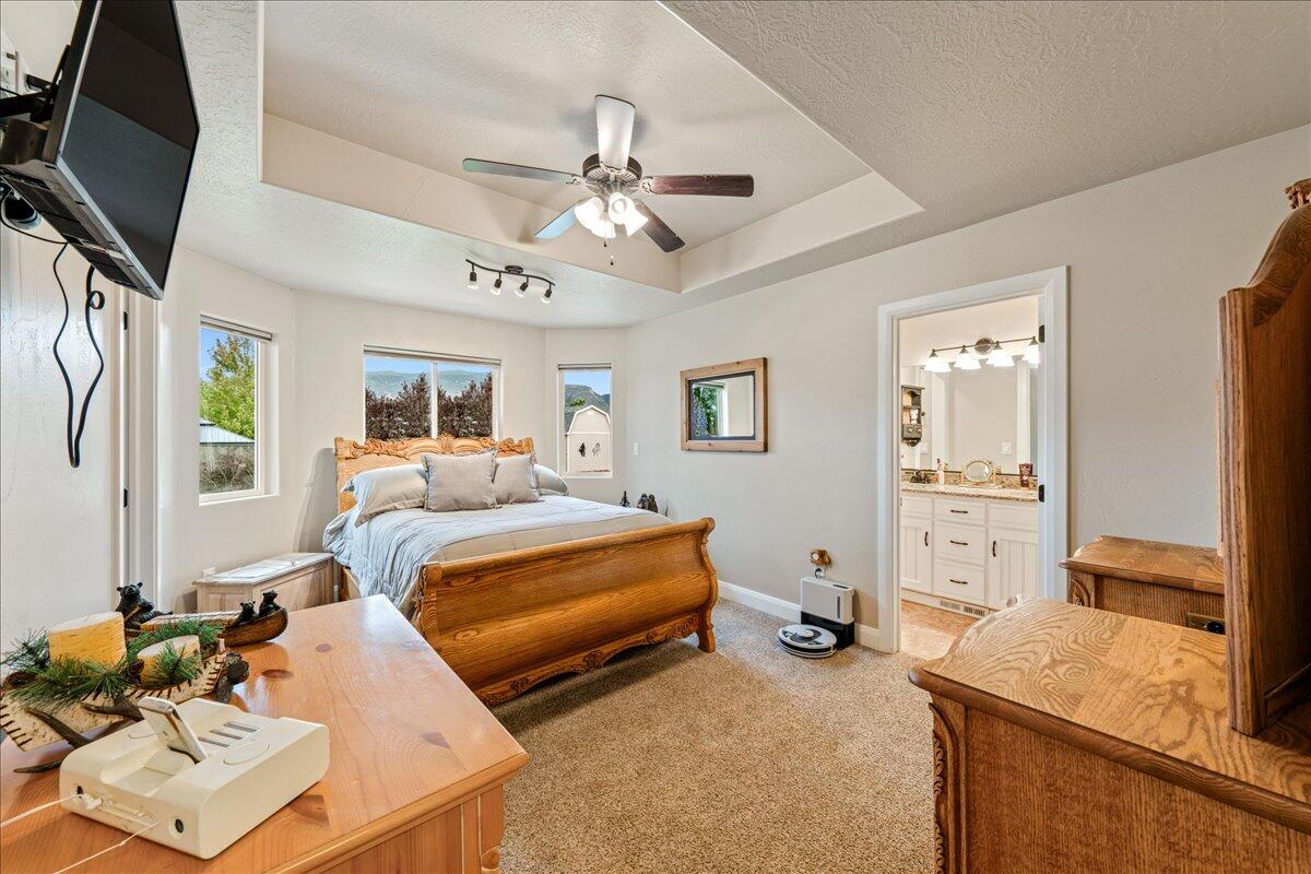 HAWTHORN ESTATES - Residential