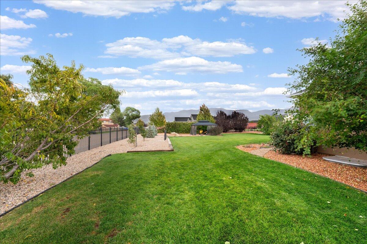 HAWTHORN ESTATES - Residential