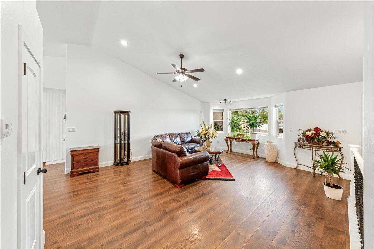 HAWTHORN ESTATES - Residential