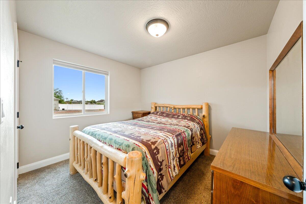 HAWTHORN ESTATES - Residential