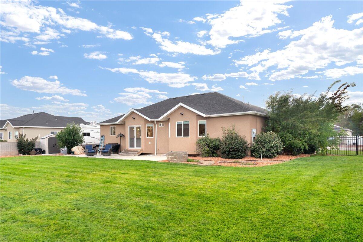 HAWTHORN ESTATES - Residential