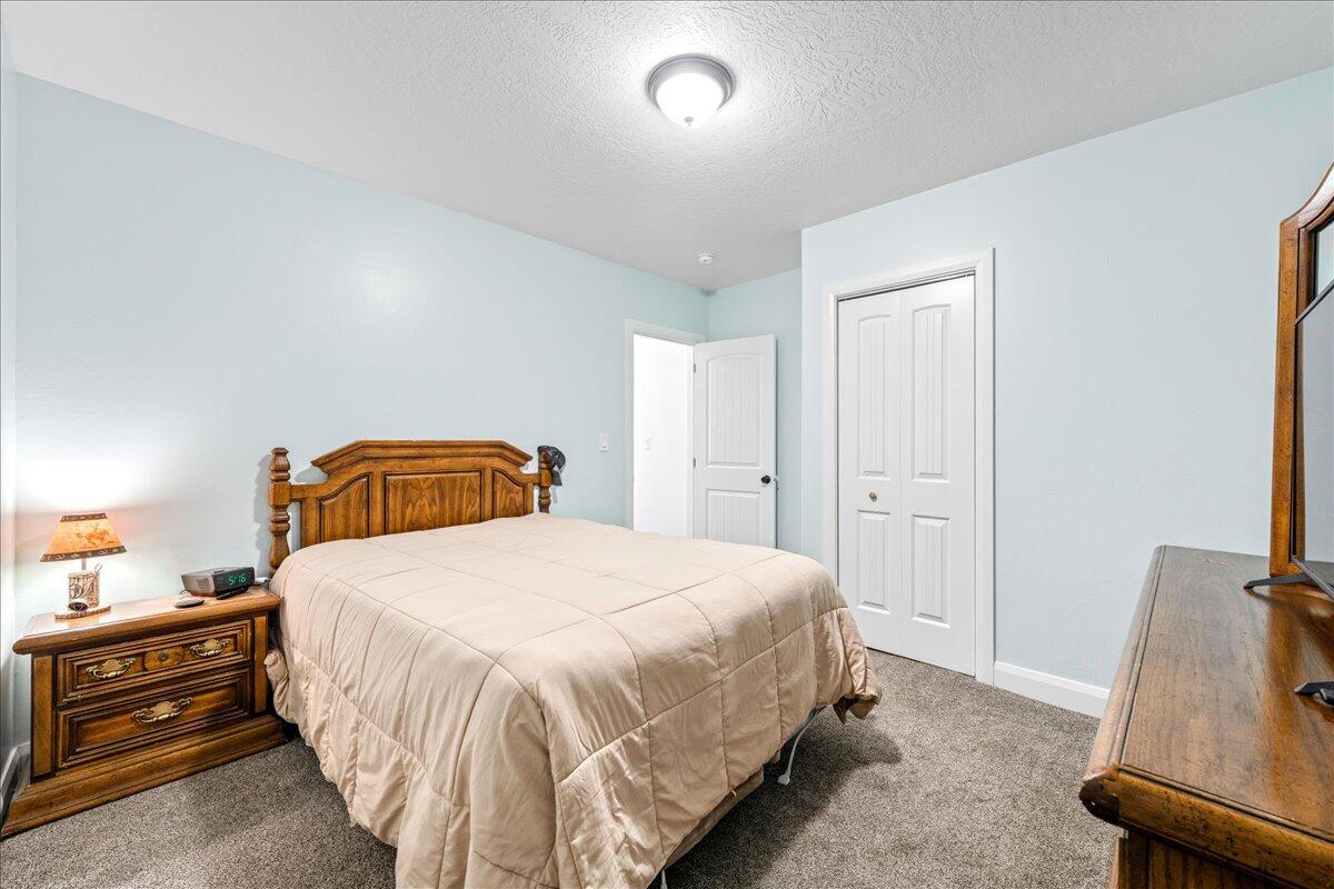 HAWTHORN ESTATES - Residential