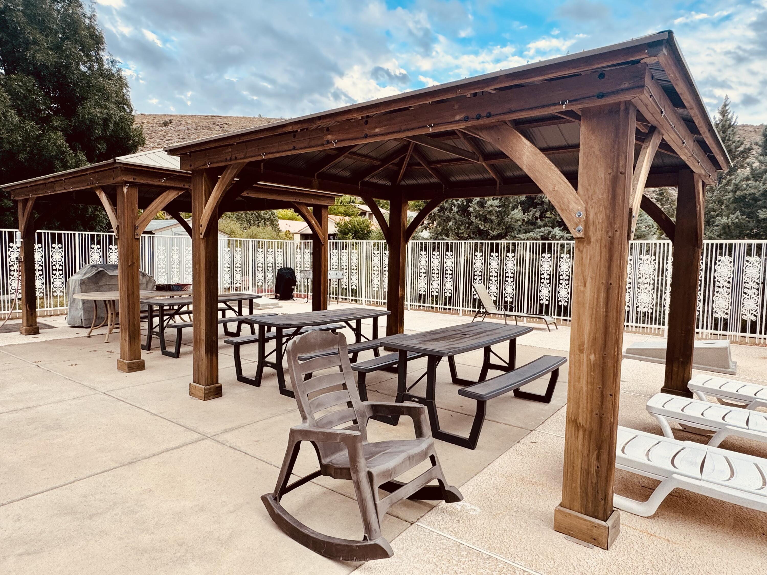 HARRISBURG LAKESIDE ESTATES - Residential