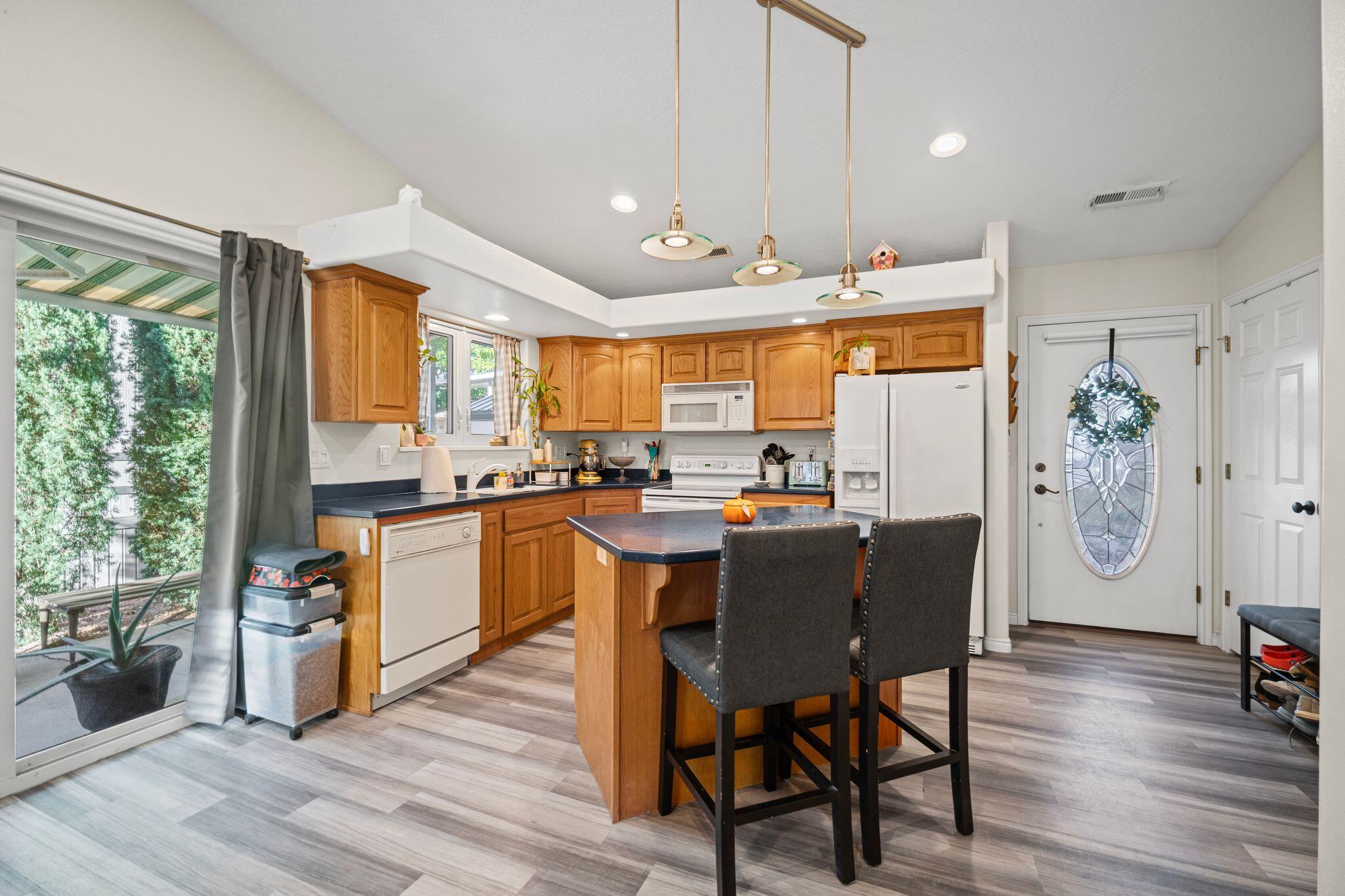 HARRISBURG LAKESIDE ESTATES - Residential